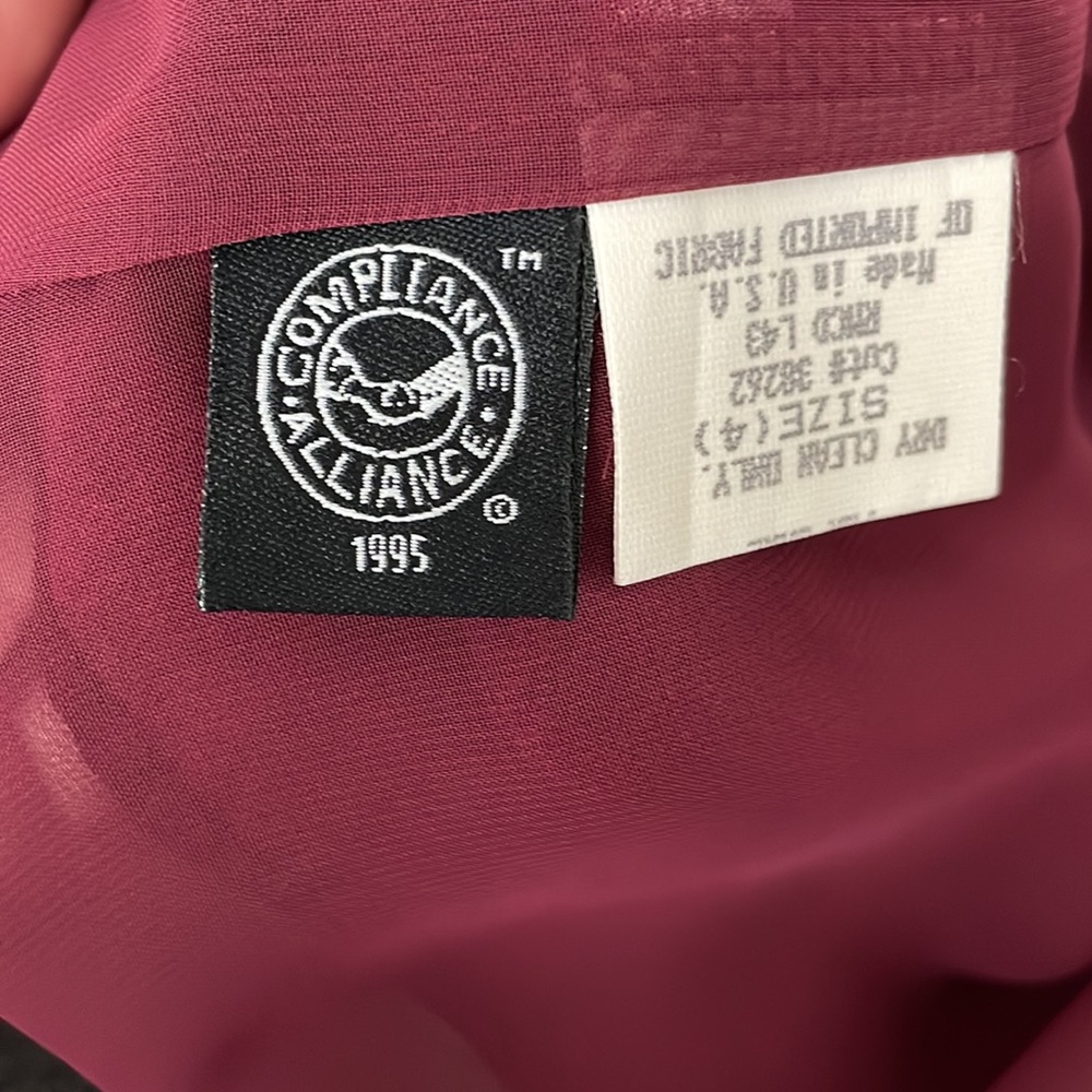 Color: Maroon - Picture 9 of 11